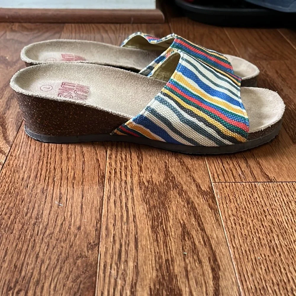 Muk Luks Lea Striped Canvas Slides Cork Wedge Size 7 - Picture 3 of 8
